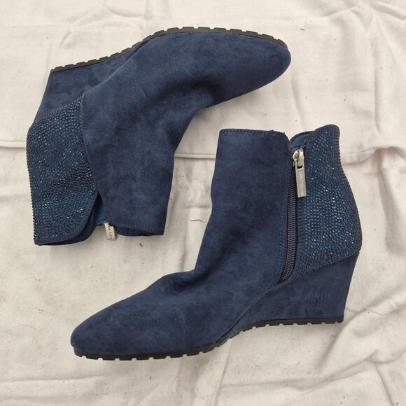 New Anne Klein Kenny Rhinestone Wedge Booties navy microsuede size 6M - Picture 3 of 7